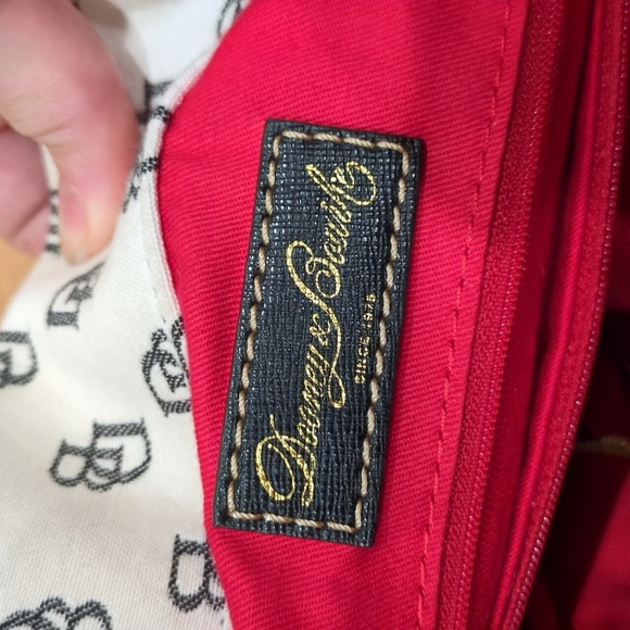 Dooney & Bourke White And Black monogtam Shoulder Hobo Bag Turnlock With Dustbag - Picture 11 of 17